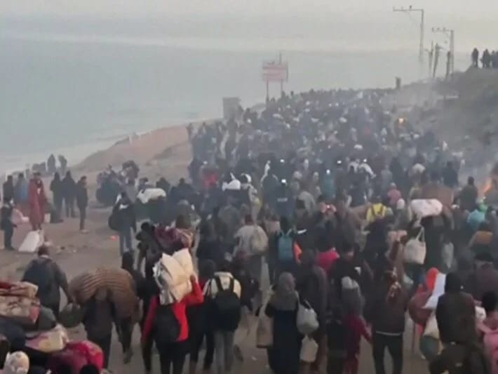 Fələstinlilər aylar sonra evlərinə qayıdırlar