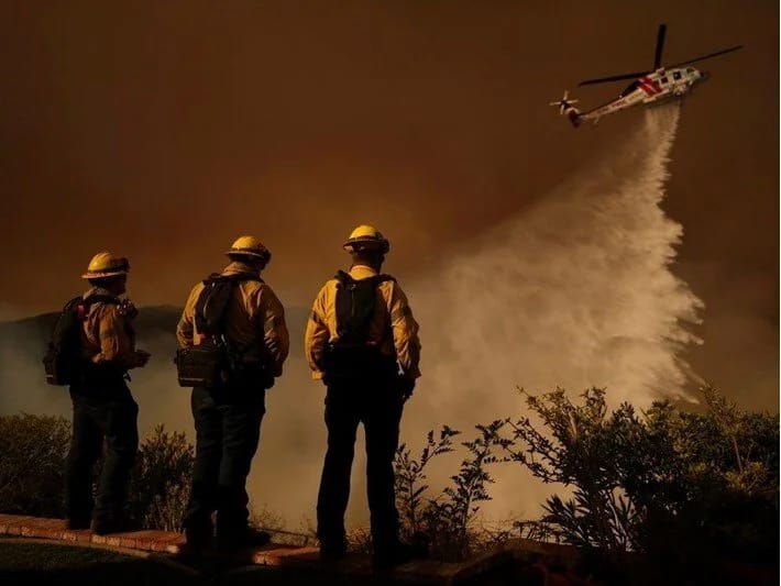 Kaliforniyada zəhərli kül xəbərdarlığı: Yanğın bitdi, yağış başladı