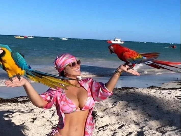 Həyat yoldaşı paylaşdı, baron tutuldu: Həbsxanaya aparan bayram fotoşəkilləri