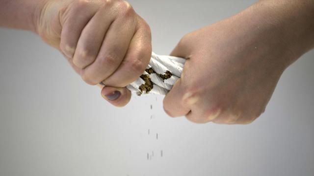 Yaponiyanın Osaka şəhərində ictimai yerlərdə siqaret qadağası başlayıb