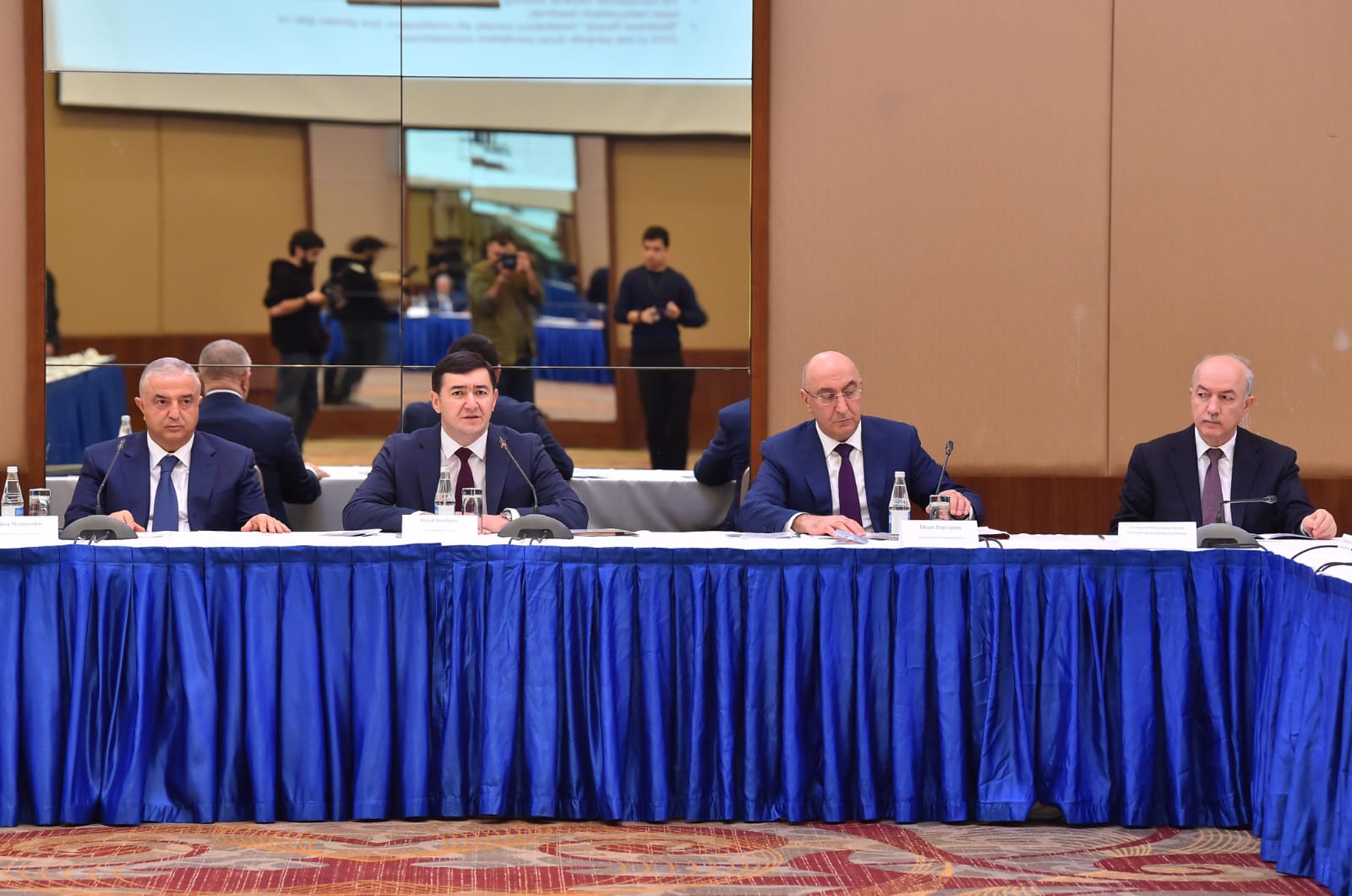 “Su şəbəkəsinə qoşulma” üzrə islahatların və yeni tariflərin təqdimatı keçirilib