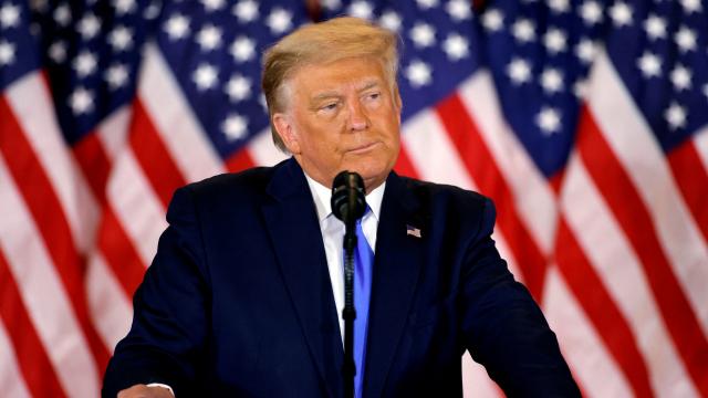 Tramp təyyarə ilə toqquşan helikopterin pilotlarını hədəf alıb