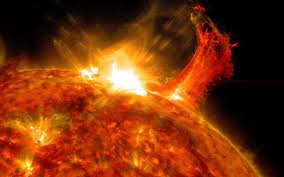 Günəşdə güclü partlayışlar baş verib