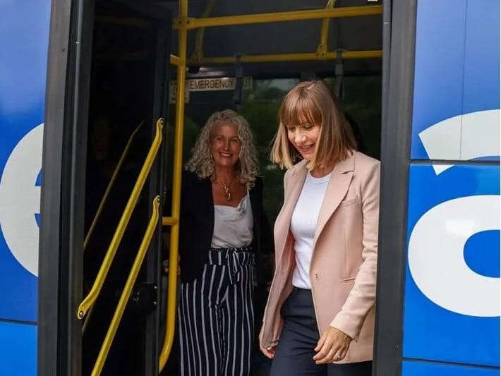 Nazirin xidməti avtomobilindən şəxsi biznesi üçün istifadə etdiyinə görə istefası tələb olundu