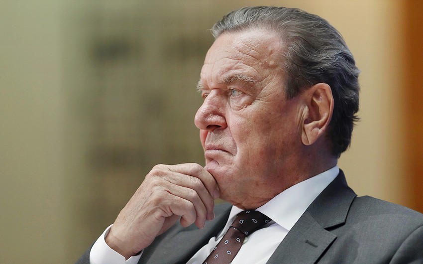 Almaniyanın keçmiş kansleri xəstəxanaya yerləşdirilib