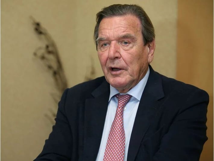 Keçmiş kansler Şröder tükənmişlik sindromundan əziyyət çəkir