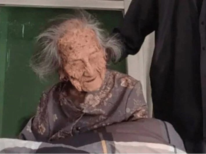 Dünyanın ən yaşlı qadını 122 yaşında vəfat edib