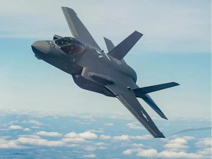 ABŞ-a məxsus iki F-35 qırıcısı Yaponiyada məcburi eniş edib