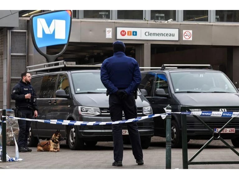 Brüsseldə polis metro tunellərində Kalaşnikov ovuna başlayıb