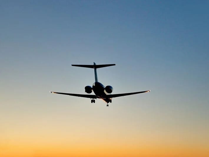 ABŞ-da sərnişin təyyarəsi itib: Həm havada, həm də quruda axtarış edilir