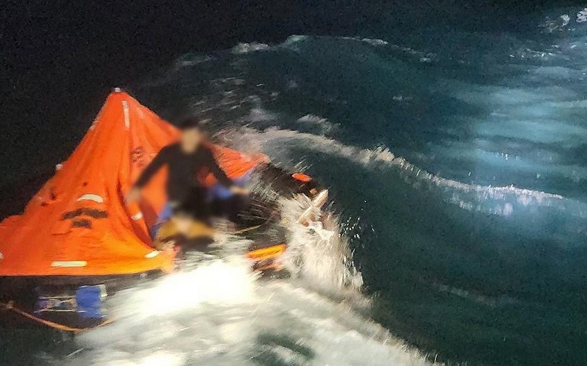 Heyətində 14 nəfər olan balıqçı trauleri Cənubi Koreya sahilində batıb