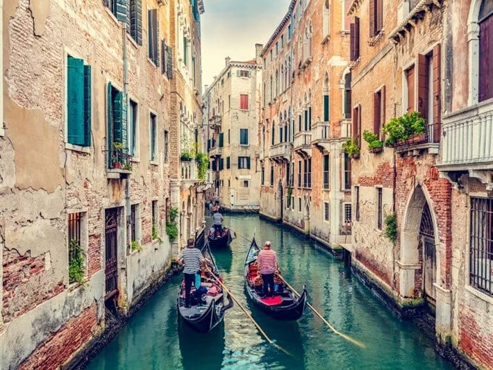 Venesiyada turist vergisi iki dəfə artıb