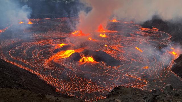 Kilauea vulkanı yenidən lava püskürdü