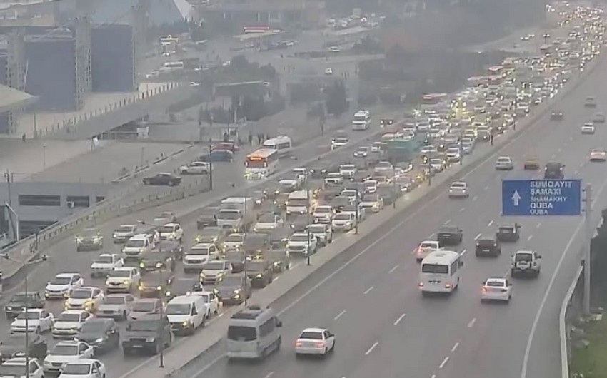 Bakıda doqquz istiqamətdə sıxlıq müşahidə olunur - SİYAHI