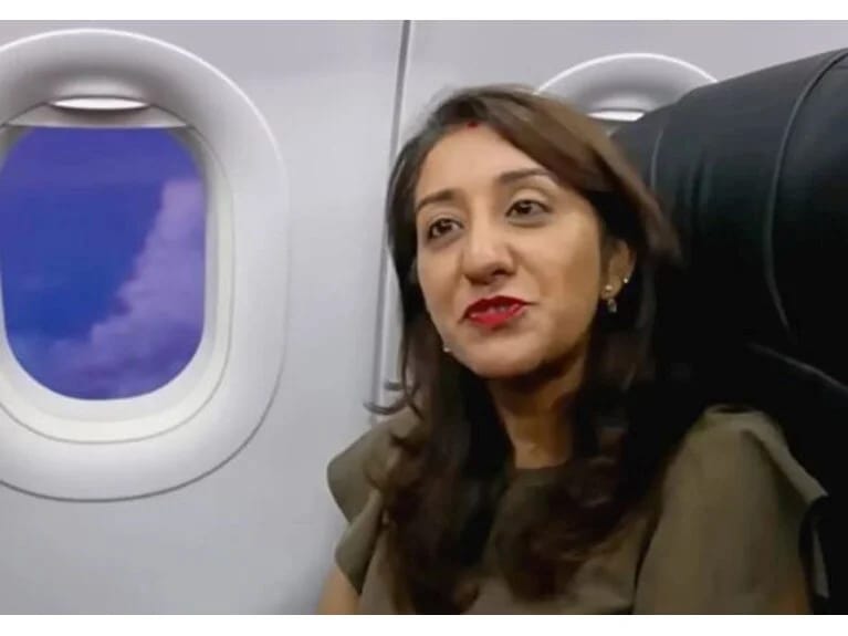 İşə hər gün təyyarə ilə gedib-gəlir: Kirayə ödəməkdən daha ucuzdur