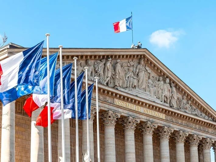 Fransada vətəndaşlıq dili imtahanı mübahisə yaratdı: Vətəndaşlar belə keçə bilmədi