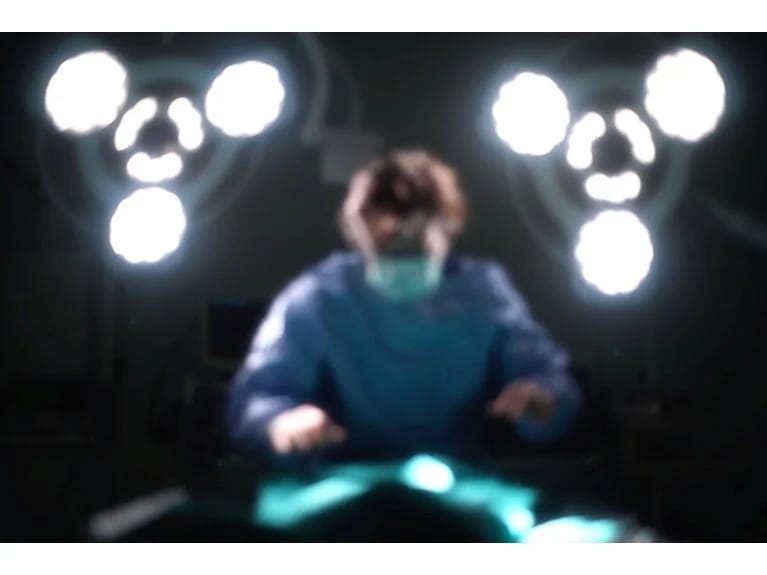 13 yaşında böyrək transplantasiyası ilə həyata sarıldı: 50 ildir möcüzəni yaşayır 