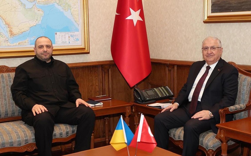 Türkiyə və Ukraynanın müdafiə nazirləri Ankarada görüşüb