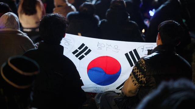 Cənubi Koreyada 17 general və 13 zabit barəsində istintaq açılıb