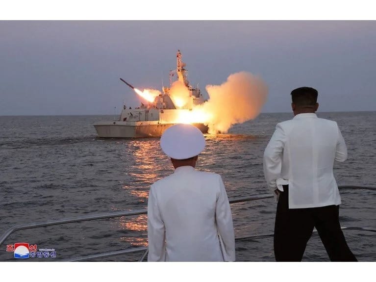 Şimali Koreyada ölkənin ən böyük döyüş gəmisi inşa edilir