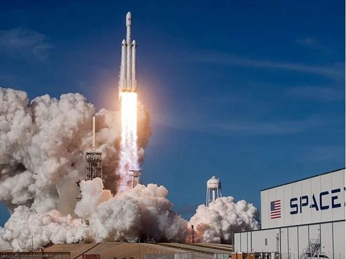 SpaceX raketinin qalıqları Polşa ərazisinə düşüb