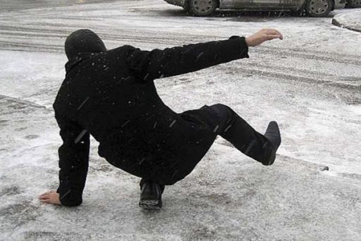 Qarlı havaya görə 15 nəfər xəsarət alıb, 2-si əməliyyat olunub