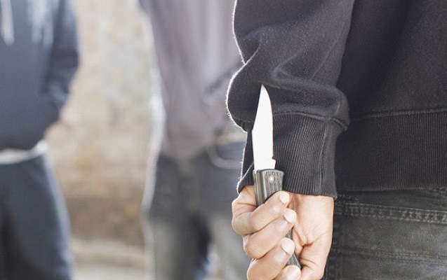 16 yaşlı oğlan bıçaqlandı - 2 nəfər saxlanıldı