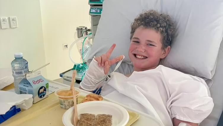 10 yaşlı uşaq qabyuyan maşına dəydi - İflic olmaqdan son anda xilas oldu