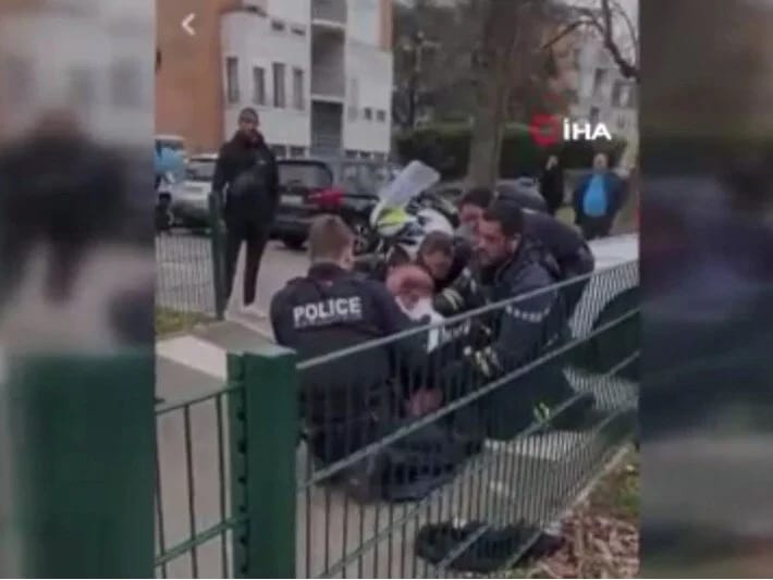 Fransada bıçaqlı hücum: 1 ölü 