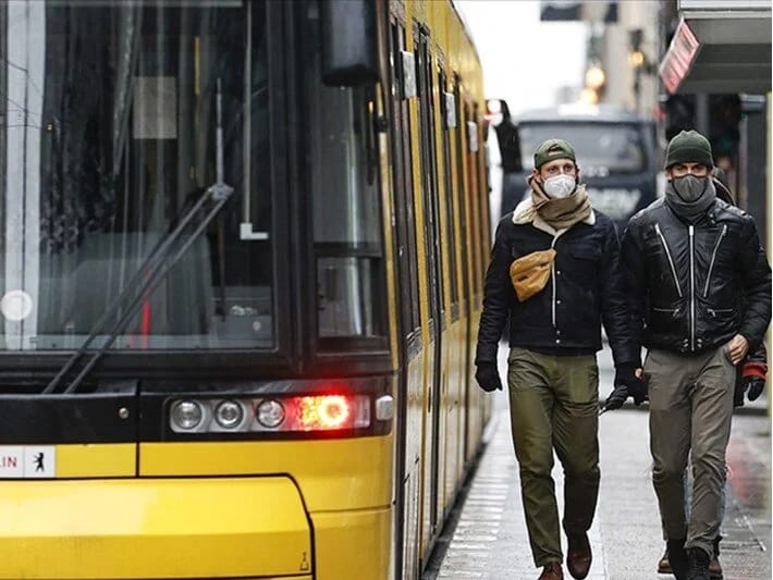 Almaniyada iki ictimai avtobus toqquşub: 35 yaralı, 5-i ağır 
