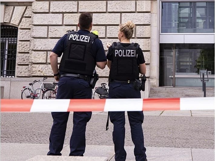 Almaniyada ailə faciəsi: Əvvəlcə uşaqlarını öldürdü, sonra özünü asdı