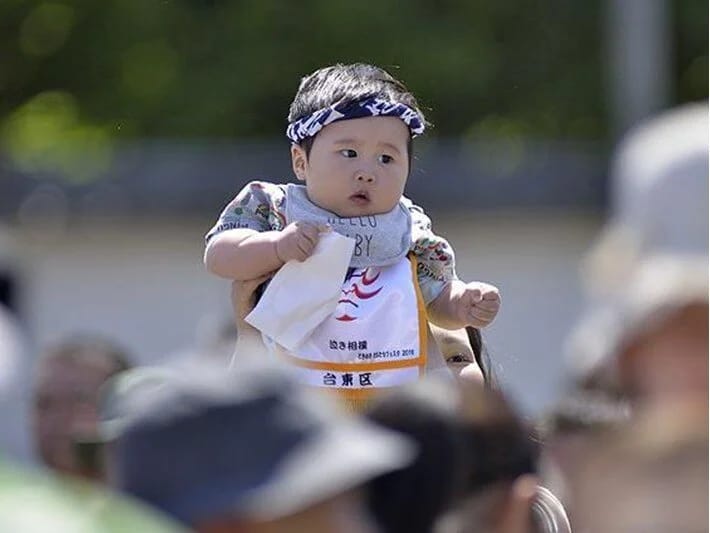Yaponiyada doğulan körpələrin sayı ardıcıl 9-cu dəfə azalıb