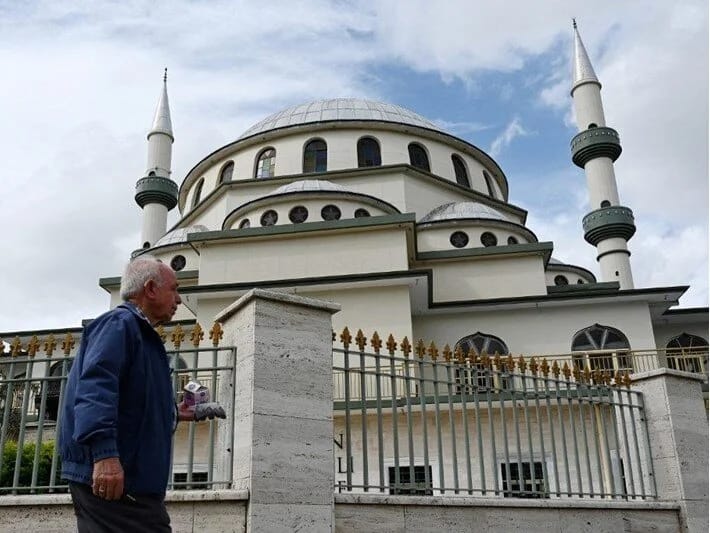 Məscidi hədələyən 16 yaşlı oğlan saxlanılıb