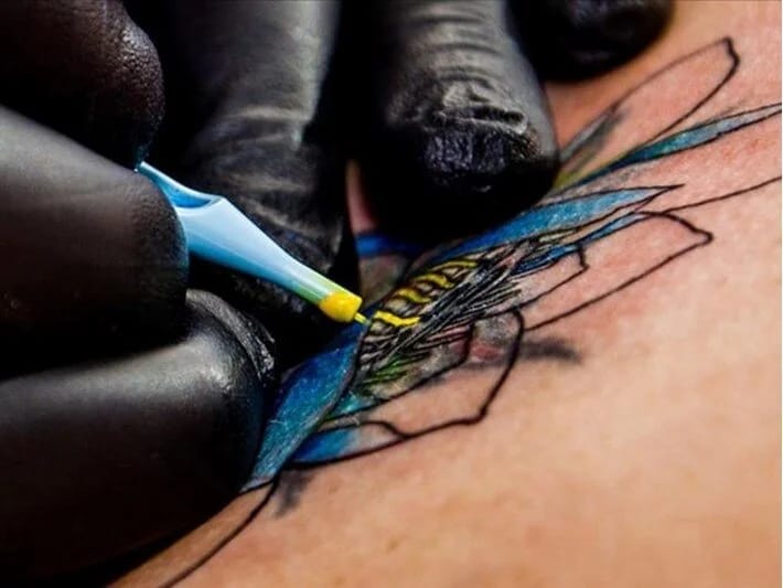 Alimlərin xərçəng araşdırması: Tatu mürəkkəbi limfa və dəri xərçəngi riskini artırır 