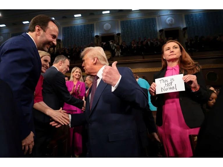 Birinci Konqresdə Trampa həm daxildə, həm də çöldə etiraz: ABŞ-da diktator yoxdur