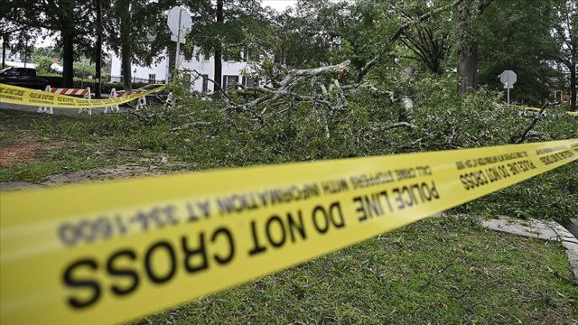 ABŞ-da əlverişsiz hava şəraiti səbəbindən 200 mindən çox insan işıqsız qalıb