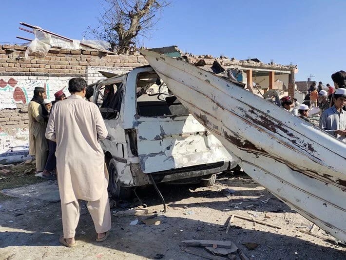 Pakistanda hərbi obyektə intiharçı hücumu: 12 ölü, 30 yaralı 