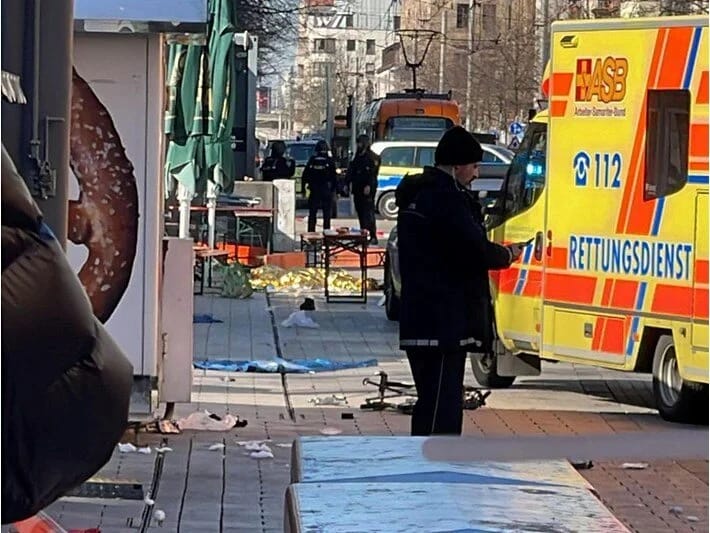 Almaniyada avtomobili izdihamın üzərinə sürən şübhəlinin ifrat sağçı ekstremistlərlə əlaqəsi olduğu ortaya çıxıb