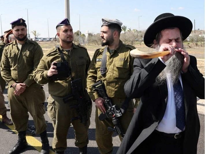 Ultra-pravoslav yəhudilər İsrail ordusunun himayəsi altında Livana daxil olublar