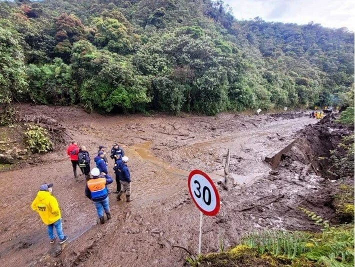 Kolumbiyada torpaq sürüşməsi: 4 nəfər ölüb