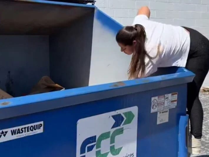 Alış-verişi dayandırdı və zibilləri qarışdırmağa başladı: İki ildə 50 min dollar qazandı