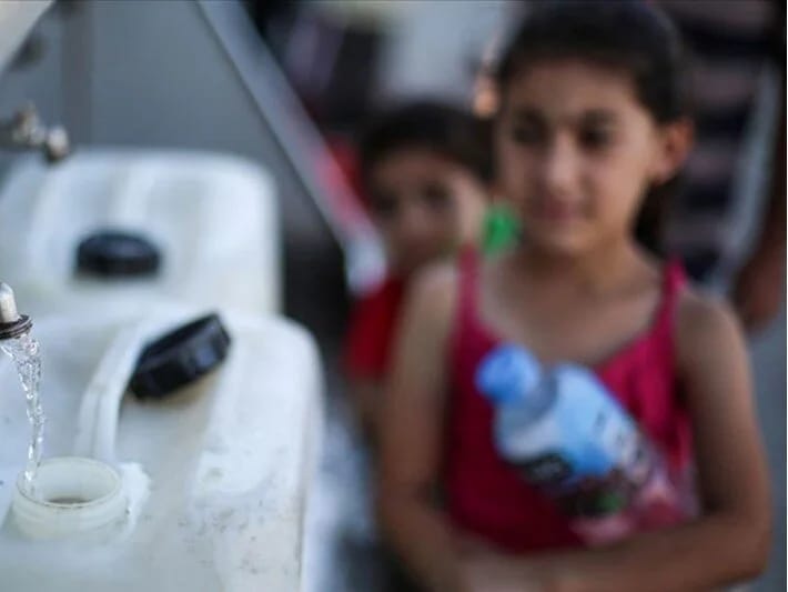 Qəzzada təmiz su böhranı: 10 nəfərdən 9-u susuzluqla mübarizə aparır