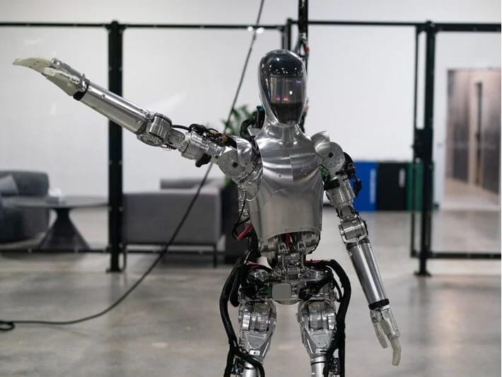 Çin şirkətindən böyük addım: İnsanabənzər robotlara 13 milyard dollar investisiya