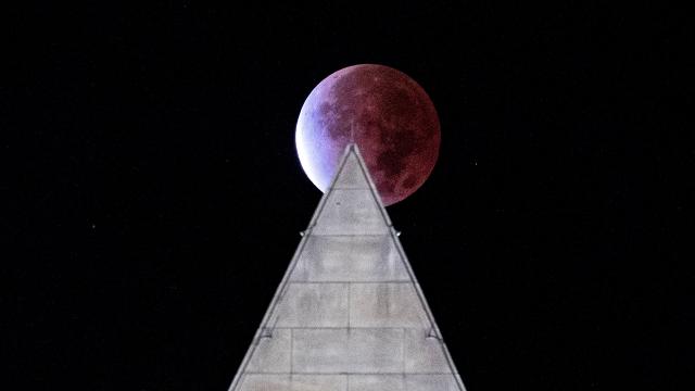 Ay Qanlı Aya çevrilməyə hazırlaşır