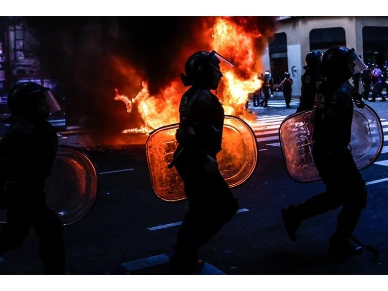 Argentinada hökumət əleyhinə etiraz aksiyası keçirilib