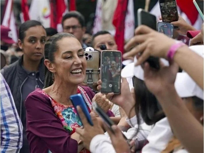 Meksika lideri: Telefonum və e-poçtum sındırıldı