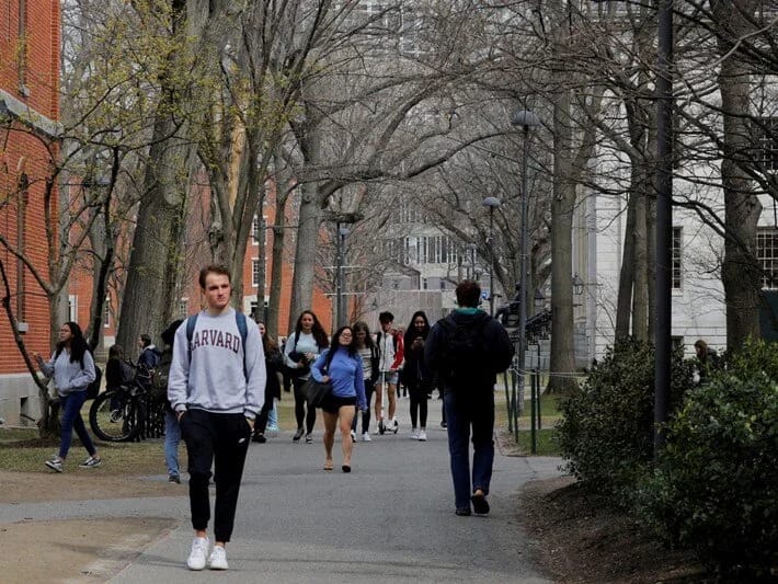 Harvard Universiteti: İllik gəliri 200 min dollardan aşağı olan ailələrdən ödəniş alınmayacaq 