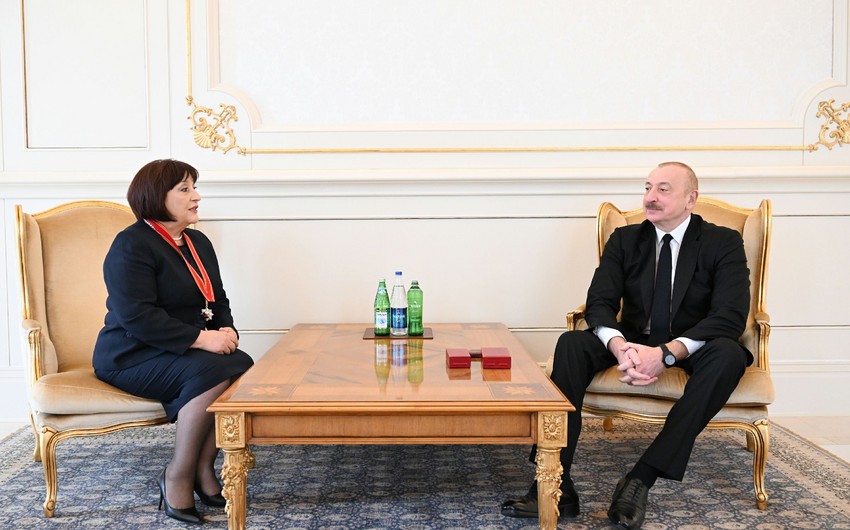 Prezident İlham Əliyev Sahibə Qafarovaya “Şərəf” ordenini təqdim edib - YENİLƏNİB