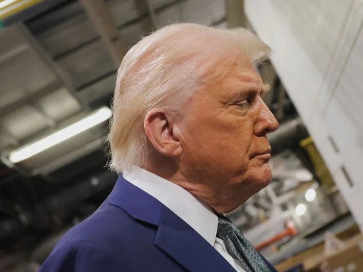 Tramp istədiyini etməyən hakimin işdən çıxarılmasını tələb edib