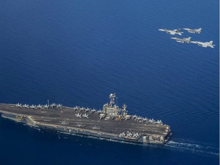 Husilər 72 saat ərzində ABŞ təyyarədaşıyan gəmisini 4 dəfə hədəfə alıblar